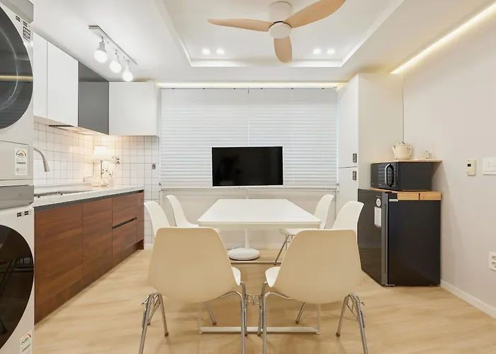 Seodam Stay, Quiet Family Near Station Hongdae 명동 Apartment